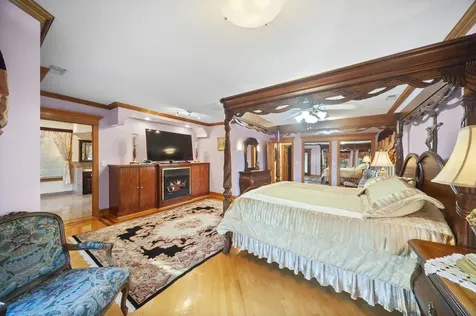 300 North Bradley Road Lake Forest IL 60048