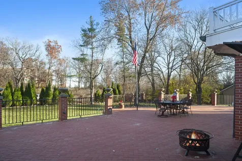 300 North Bradley Road Lake Forest IL 60048