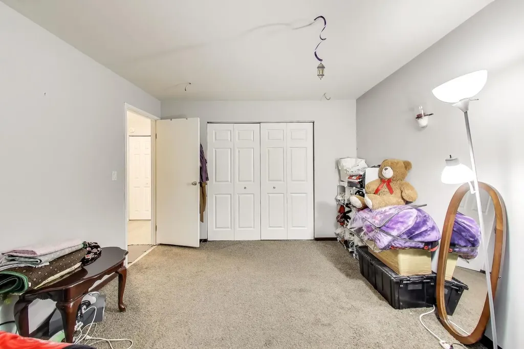 121 Gregory Street Aurora IL 60504