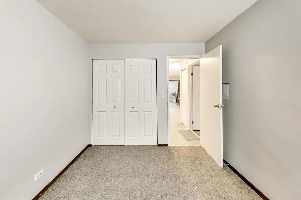 121 Gregory Street Aurora IL 60504