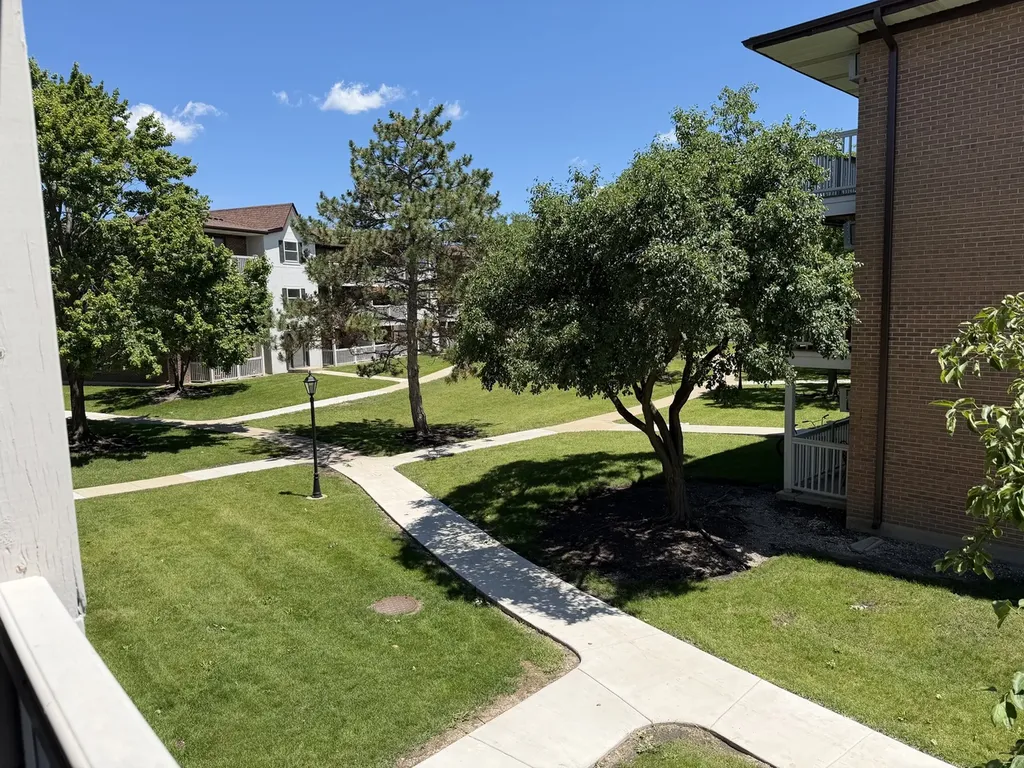 121 Gregory Street Aurora IL 60504