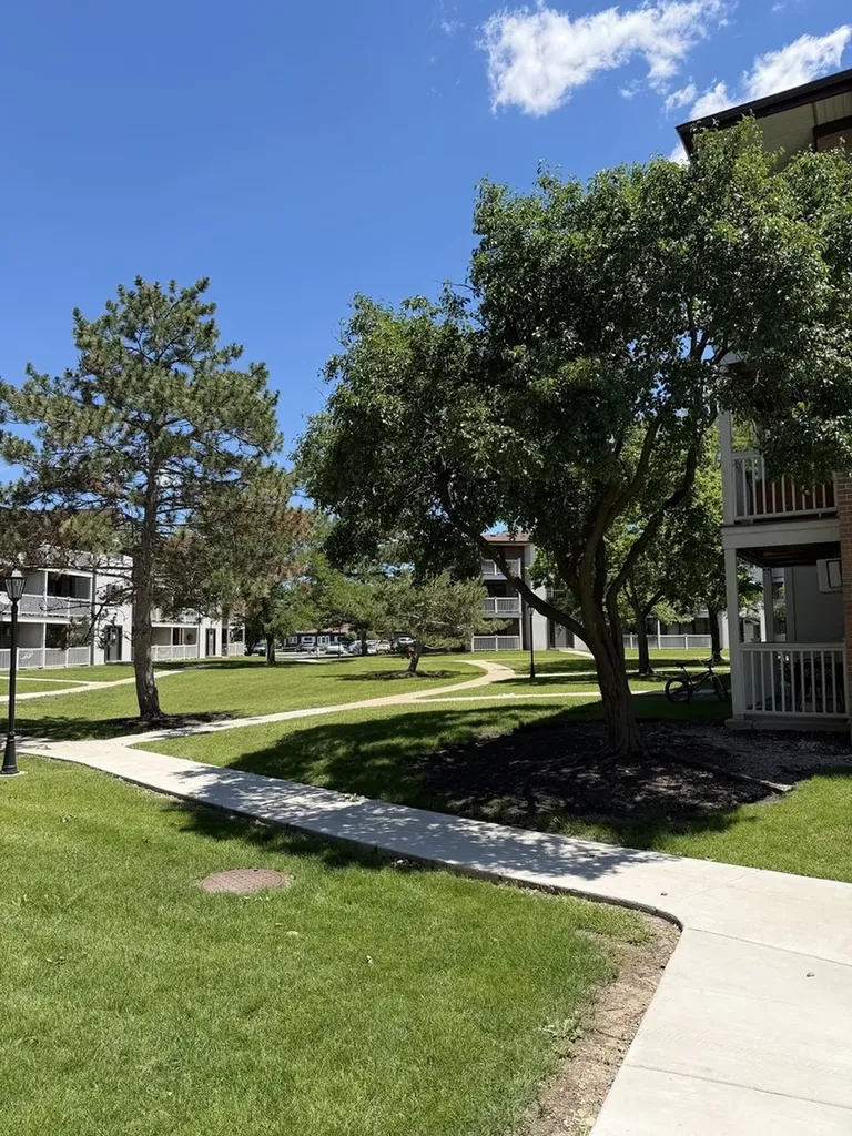 121 Gregory Street Aurora IL 60504