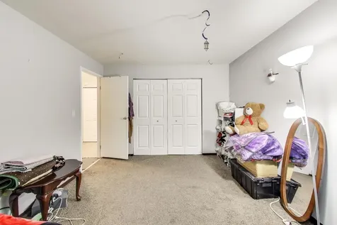 121 Gregory Street Aurora IL 60504