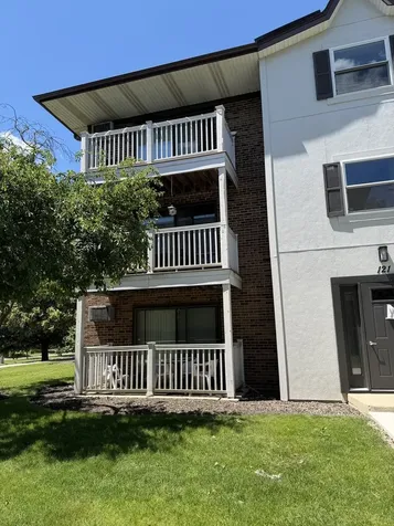 121 Gregory Street Aurora IL 60504