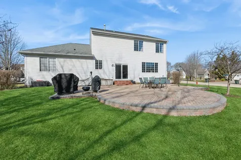 543 Sparrow Court Lindenhurst IL 60046