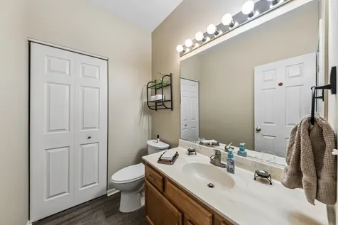 543 Sparrow Court Lindenhurst IL 60046