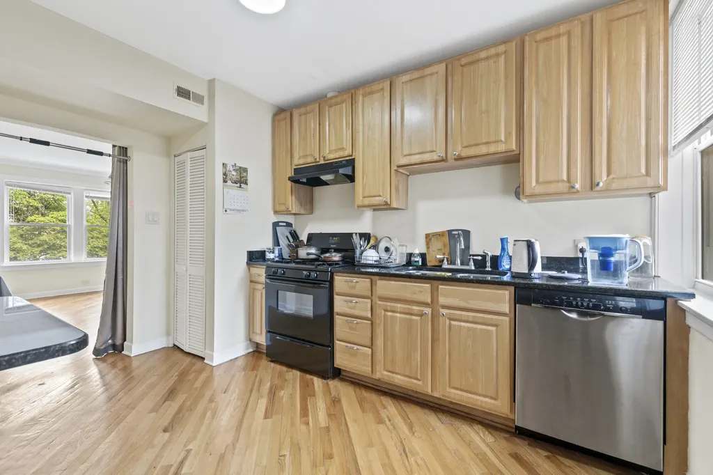 6457 North California Avenue Chicago IL 60645