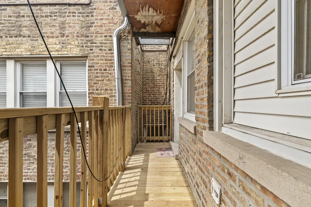 6457 North California Avenue Chicago IL 60645