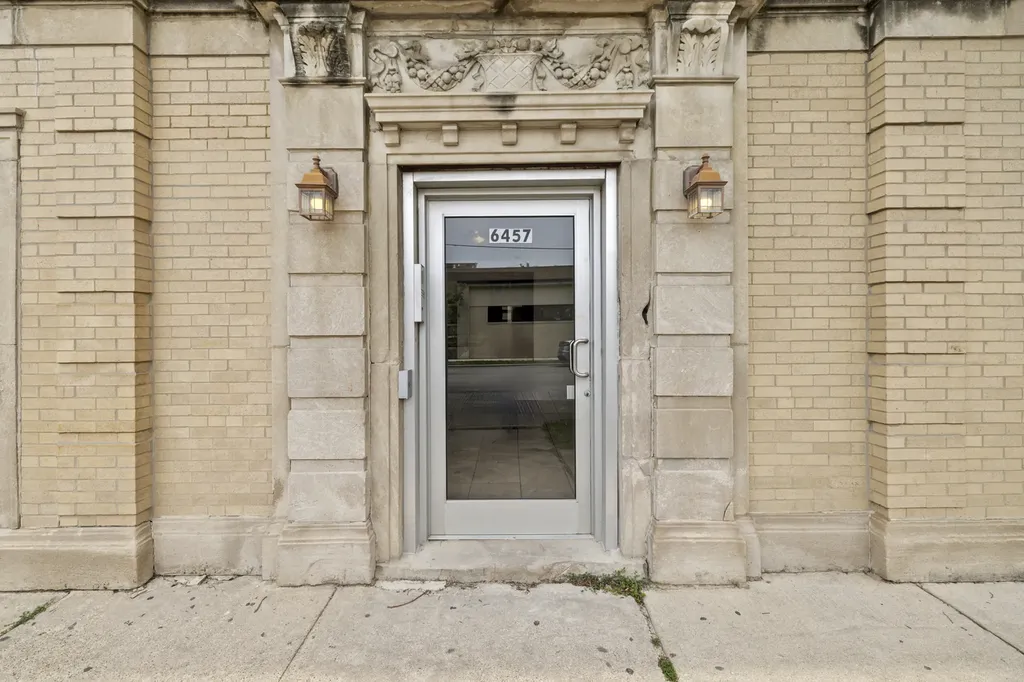 6457 North California Avenue Chicago IL 60645