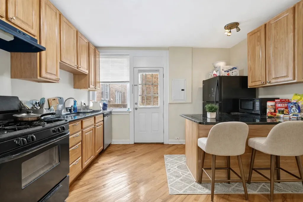 6457 North California Avenue Chicago IL 60645