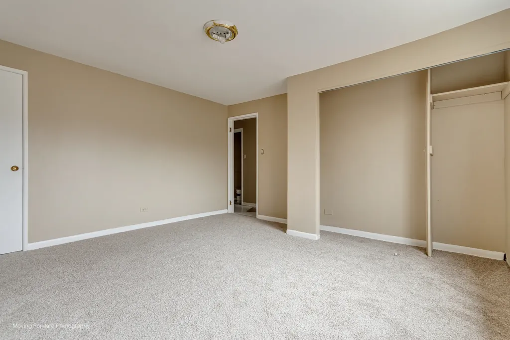 9586 South Colfax Avenue Chicago IL 60617