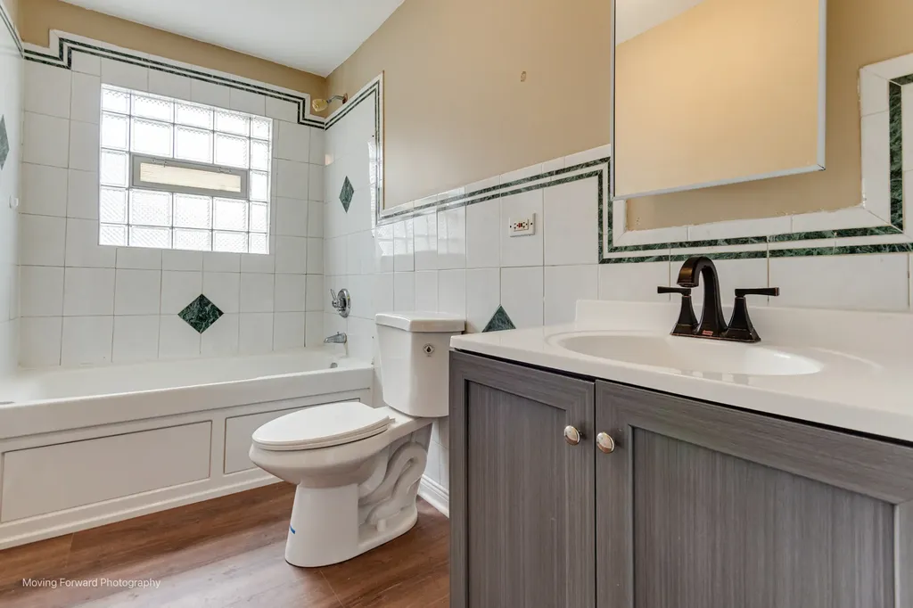 9586 South Colfax Avenue Chicago IL 60617