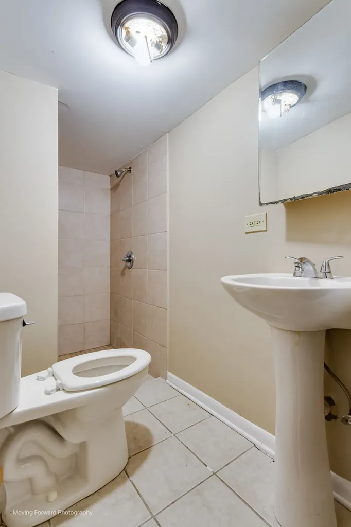 9586 South Colfax Avenue Chicago IL 60617
