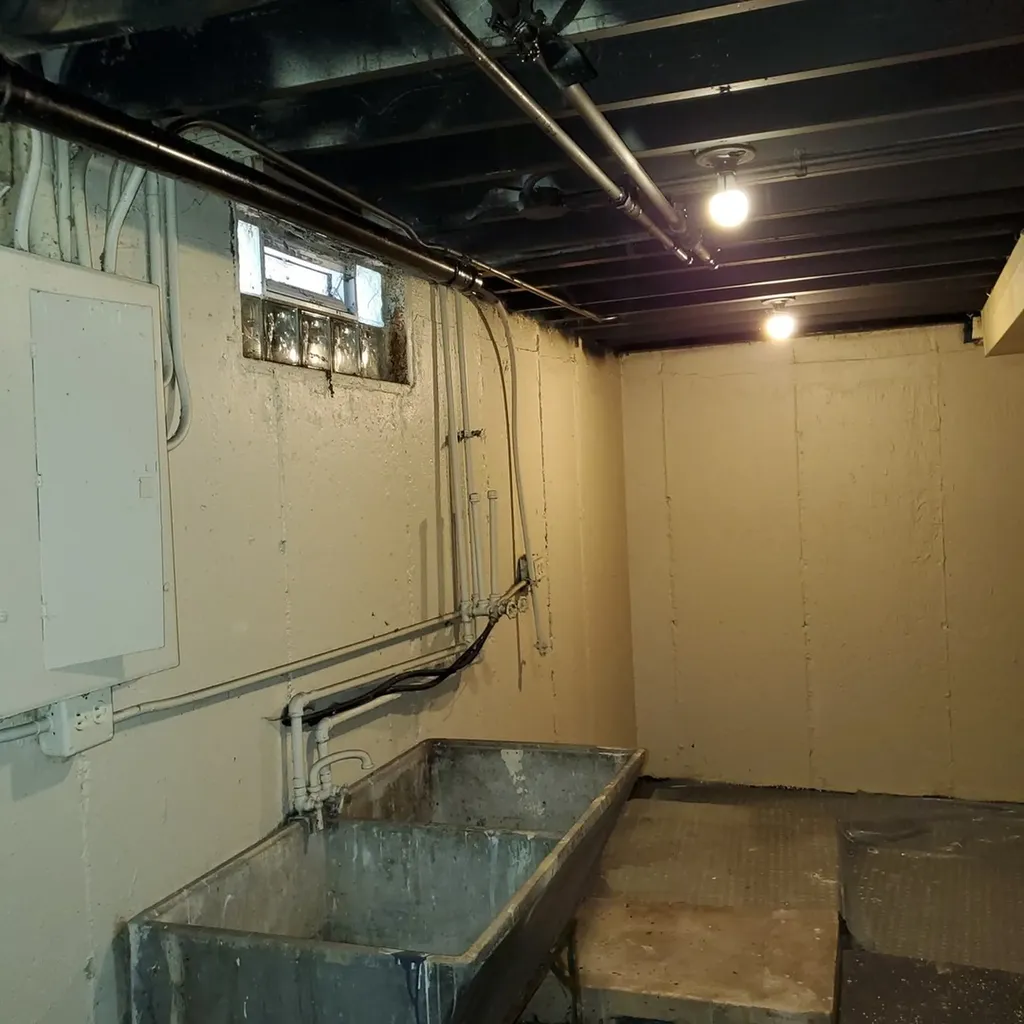 9586 South Colfax Avenue Chicago IL 60617