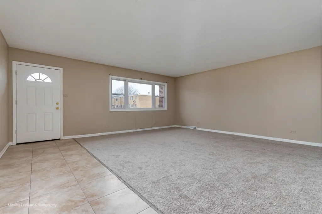 9586 South Colfax Avenue Chicago IL 60617