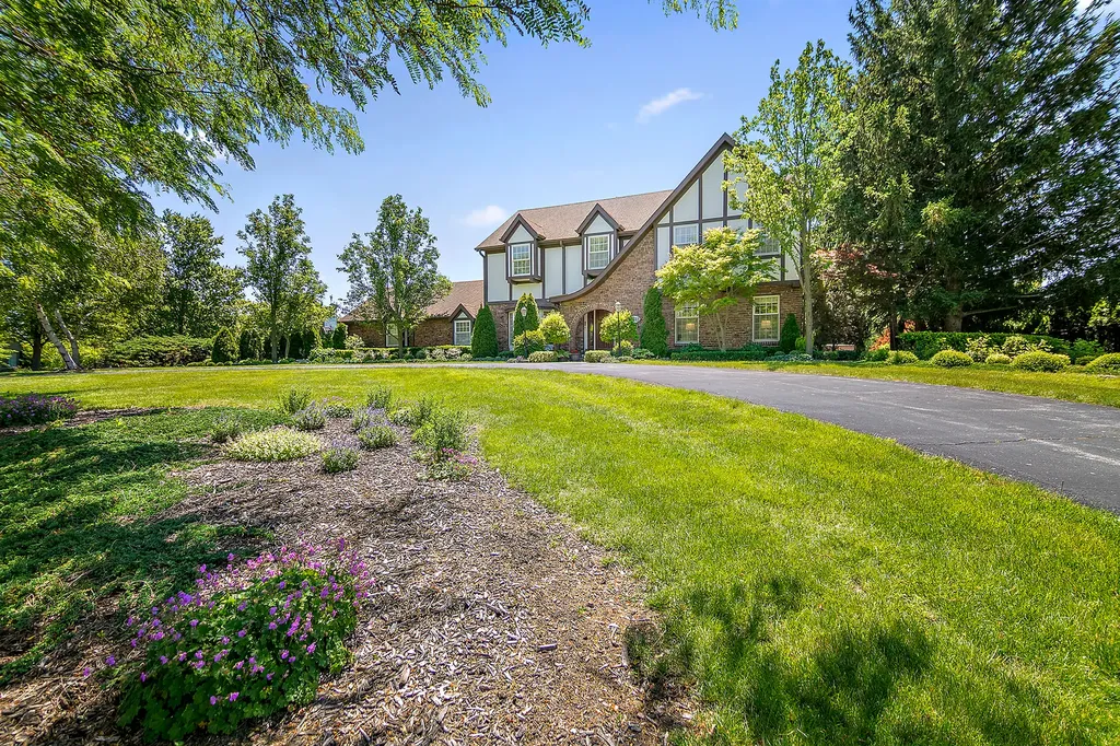 13423 Hunt Master Lane Lemont IL 60439