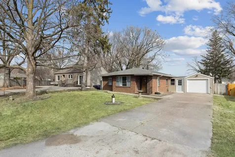 3808 15TH Street B Moline IL 61265