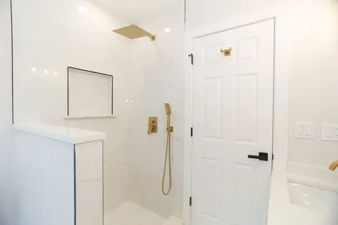 5529 West Cornelia Avenue Chicago IL 60641