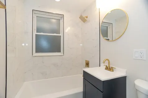 5529 West Cornelia Avenue Chicago IL 60641