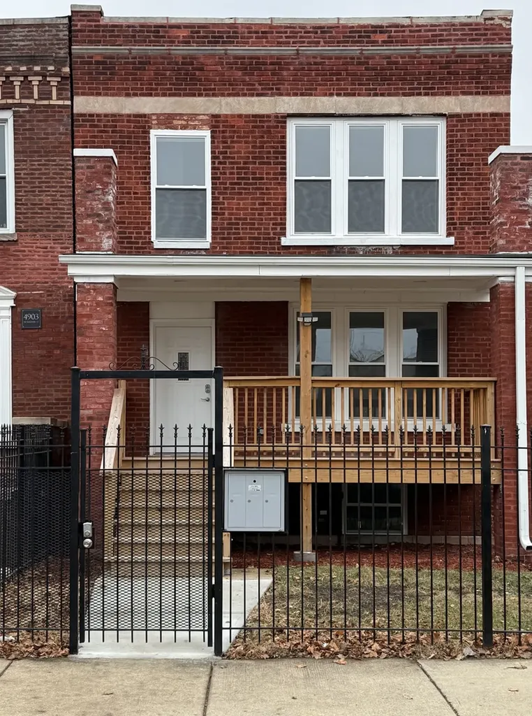 4907 West Walton Street Chicago IL 60651