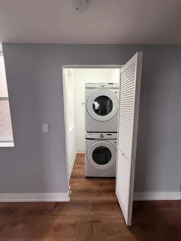 4907 West Walton Street Chicago IL 60651