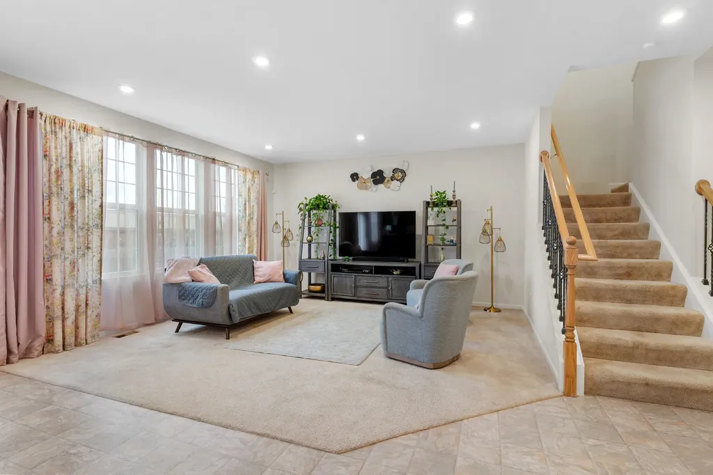 12455 South Compass Avenue Plainfield IL 60585