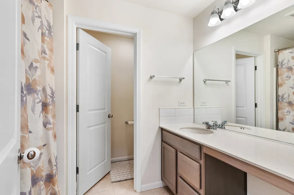 12455 South Compass Avenue Plainfield IL 60585