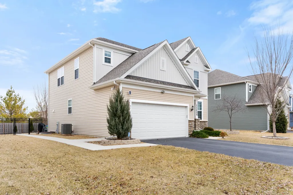 12455 South Compass Avenue Plainfield IL 60585