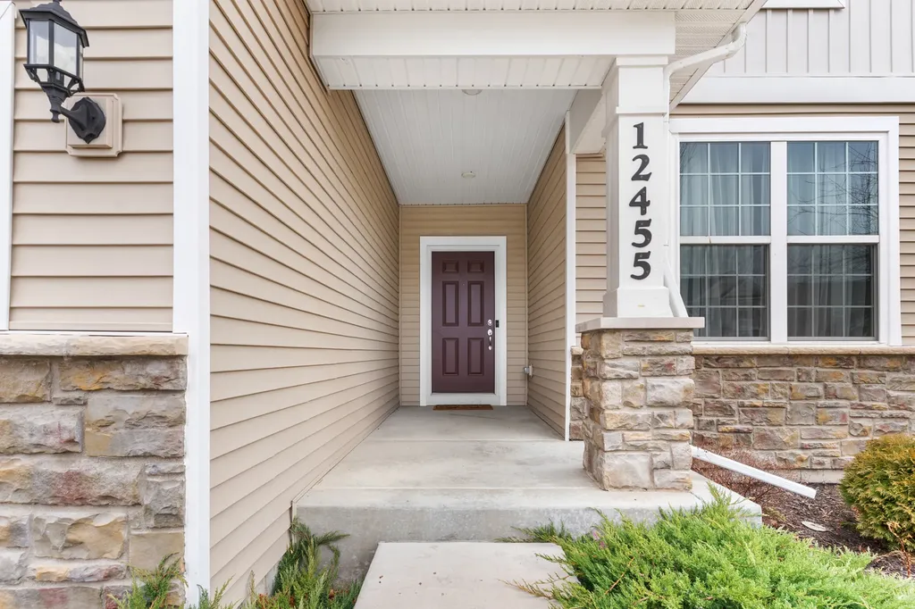 12455 South Compass Avenue Plainfield IL 60585