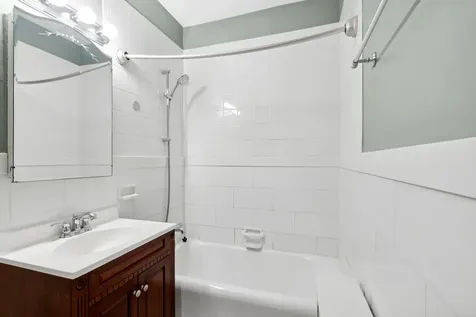 1205 West Sherwin Avenue Chicago IL 60626