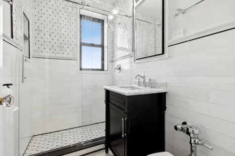 1205 West Sherwin Avenue Chicago IL 60626