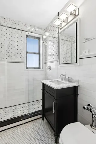 1205 West Sherwin Avenue Chicago IL 60626