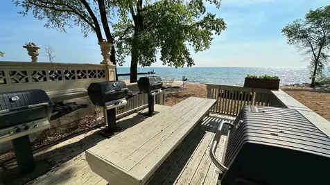 1205 West Sherwin Avenue Chicago IL 60626