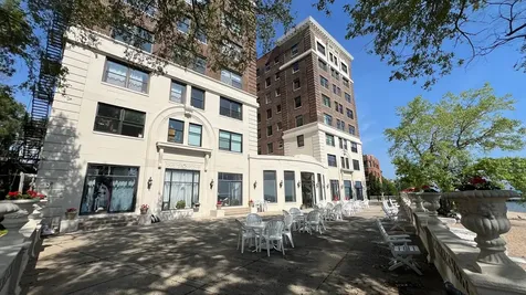 1205 West Sherwin Avenue Chicago IL 60626
