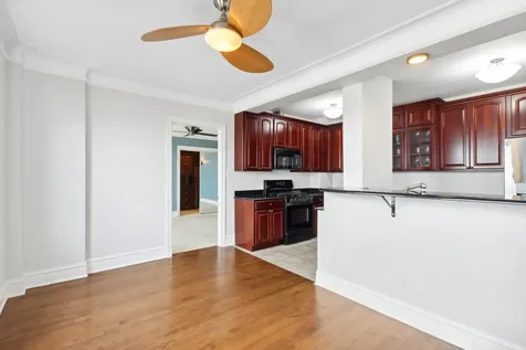 1205 West Sherwin Avenue Chicago IL 60626