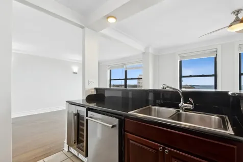 1205 West Sherwin Avenue Chicago IL 60626