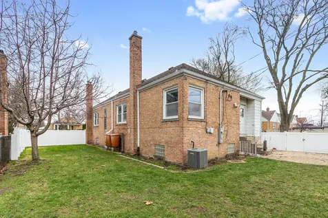 2233 14TH Avenue North Riverside IL 60546