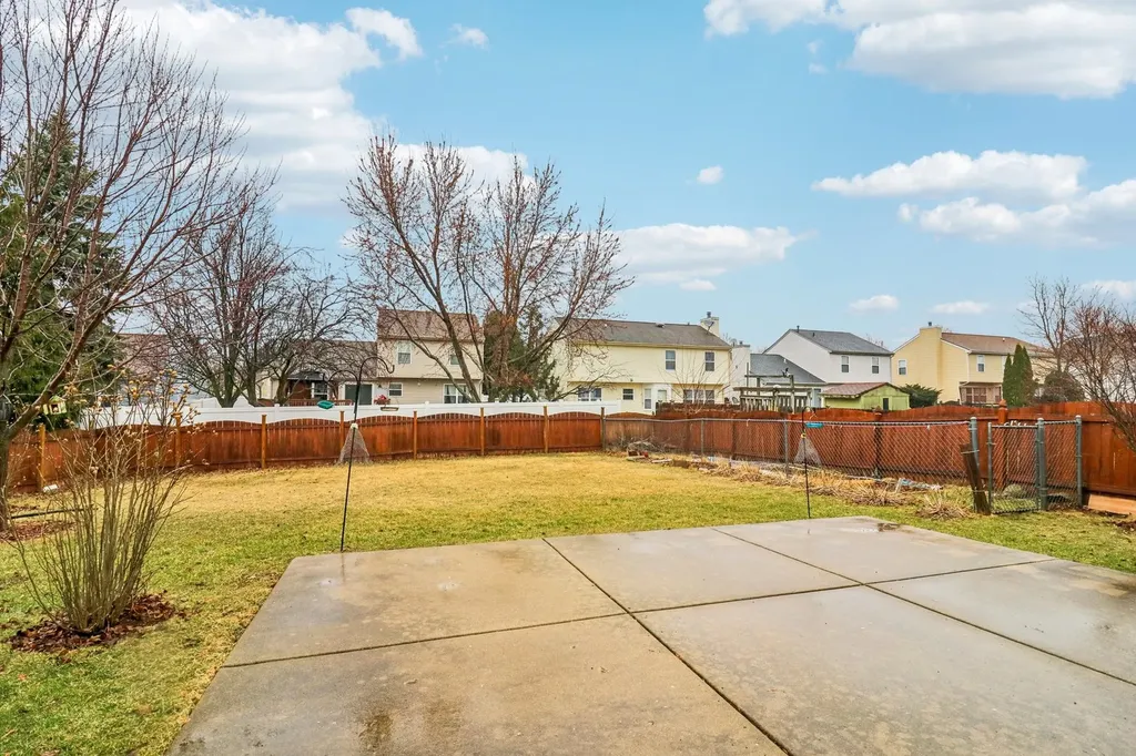 2070 Foxtail Drive Aurora IL 60504
