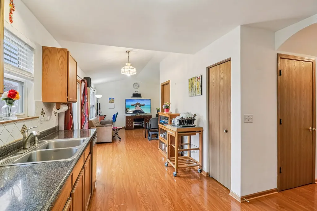 2070 Foxtail Drive Aurora IL 60504