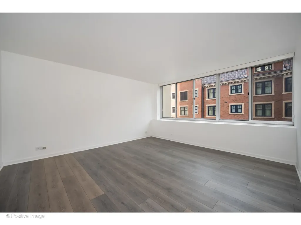 1 East Schiller Street Chicago IL 60610