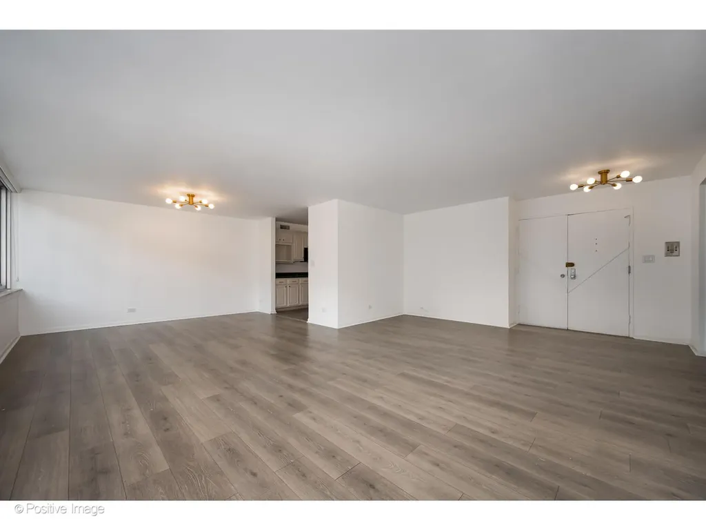 1 East Schiller Street Chicago IL 60610