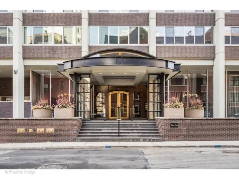 1 East Schiller Street Chicago IL 60610