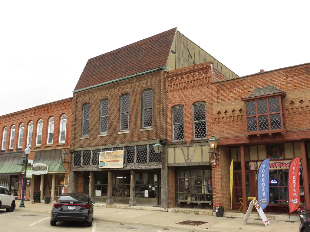 110-112 West Washington Street Morris IL 60450