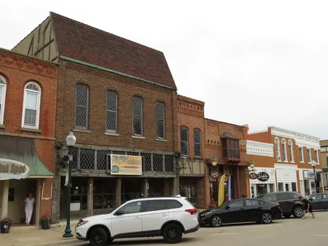 110-112 West Washington Street Morris IL 60450