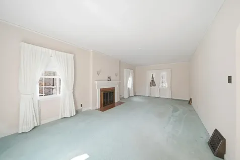 807 East Fellows Street Dixon IL 61021