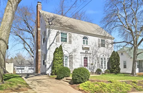 807 East Fellows Street Dixon IL 61021