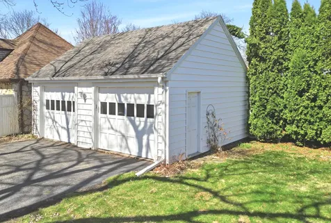807 East Fellows Street Dixon IL 61021