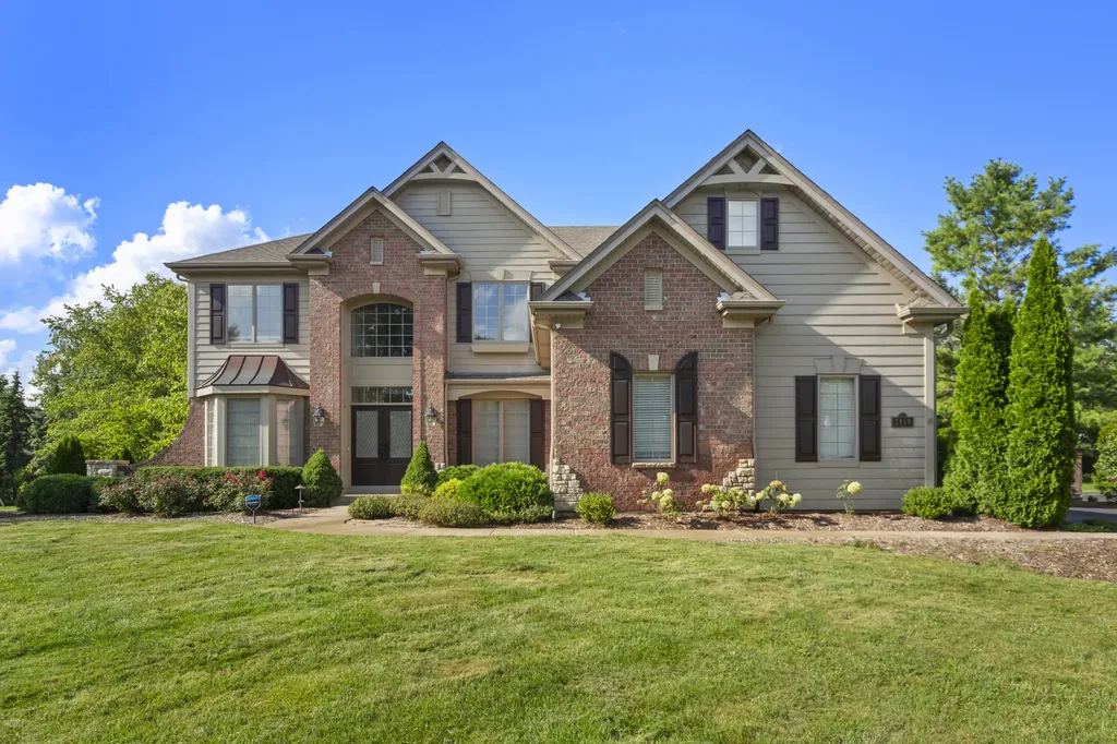 3818 Grand View Court St. Charles IL 60175