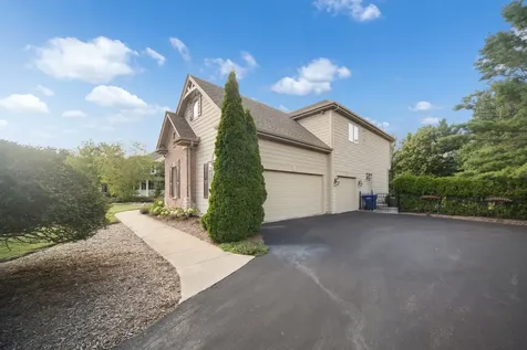 3818 Grand View Court St. Charles IL 60175