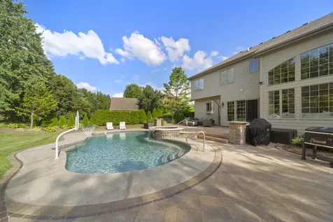 3818 Grand View Court St. Charles IL 60175